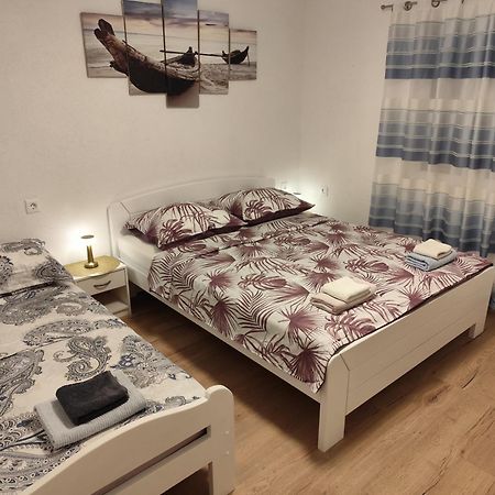 Guesthouse Eljuga Family 스타리 그라드 외부 사진