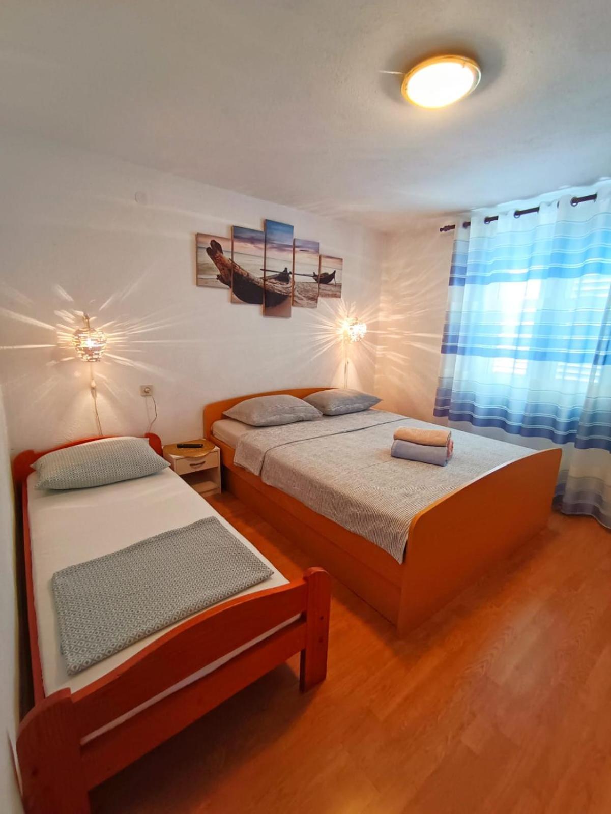 Guesthouse Eljuga Family 스타리 그라드 외부 사진